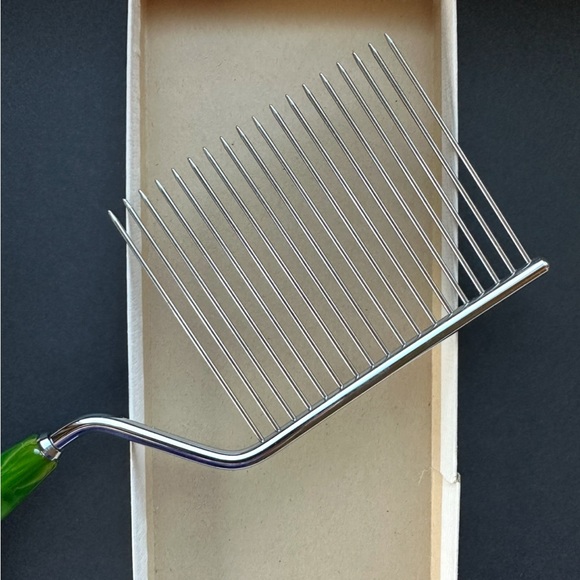 VTG Bakelite Cake Breaker w Green Marble Swirl Handle EUC - Picture 4 of 11